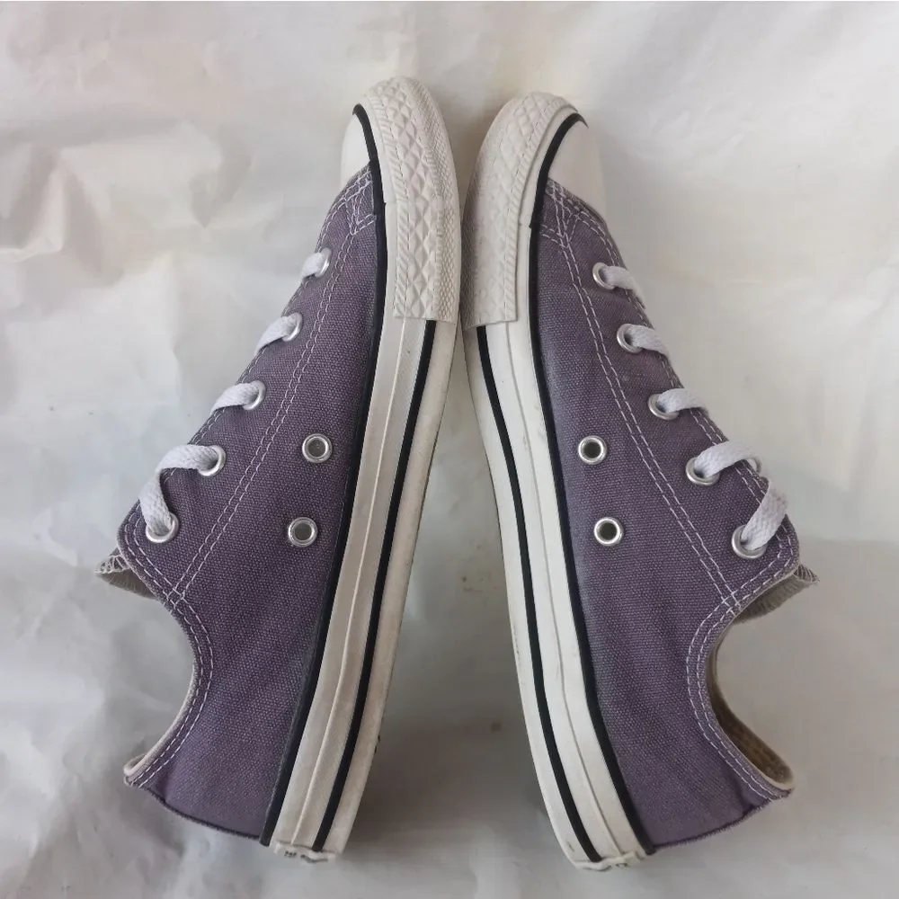 Converse Sneakers Light Purple Size 4 Junior